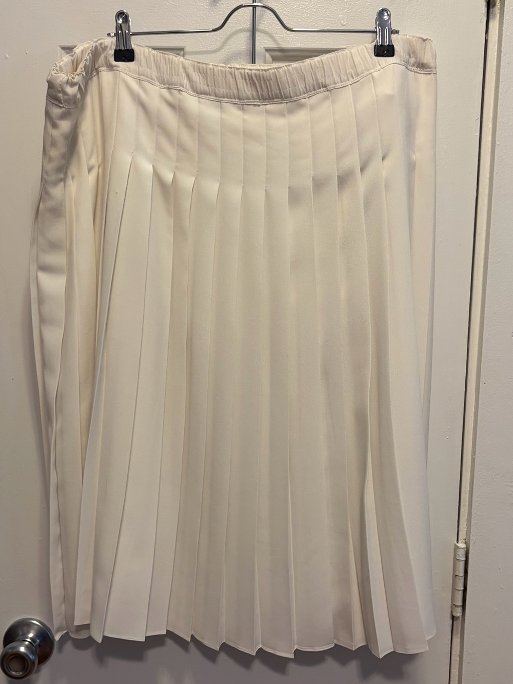 La Chine Plus 24 White Pleated Skirt Vintage